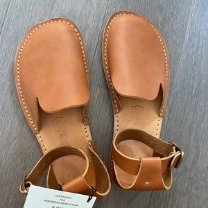 Crupon Barefoot 40/9.5 Iris Shoes in Ambra